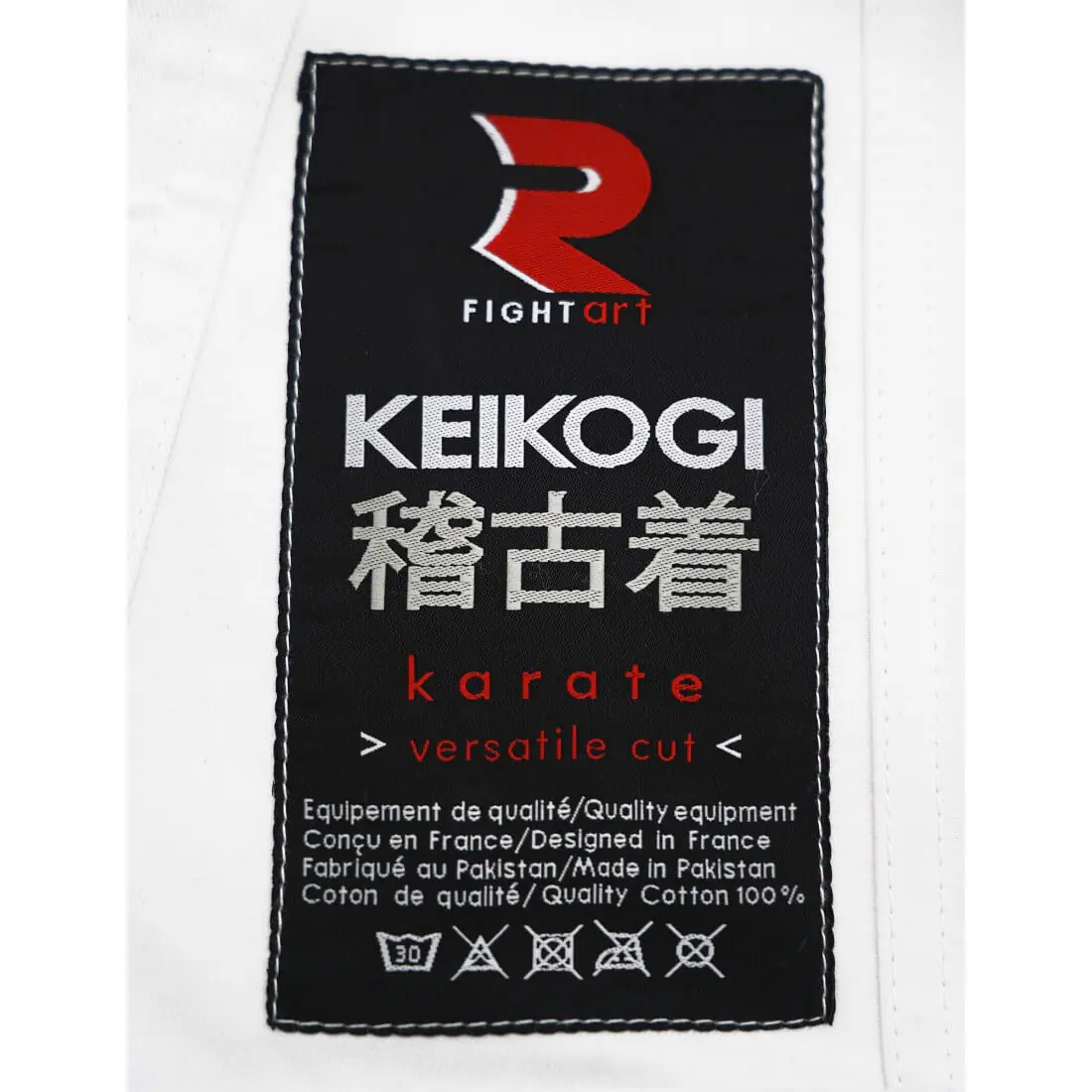 Karatetræning i karatedragt - Model Keikogi Limited Edition Fight-Art