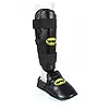 beskyttere-tibia-og-fod-noris-blå-eller-rød-ffk-sort